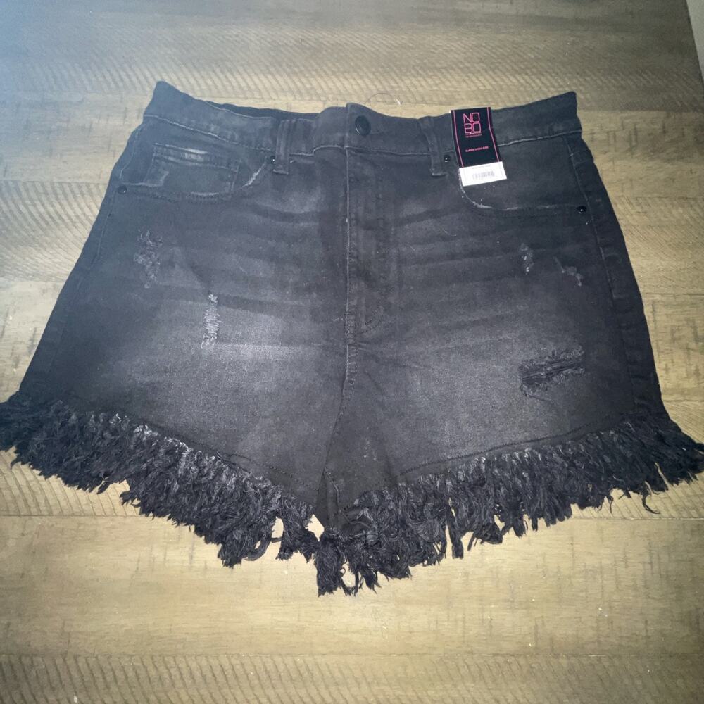 Women’s No Boundaries Size 15 Super High Rise Black Distressed Shorts